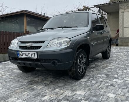 Серый Шевроле Нива, объемом двигателя 1.7 л и пробегом 137 тыс. км за 5500 $, фото 1 на Automoto.ua