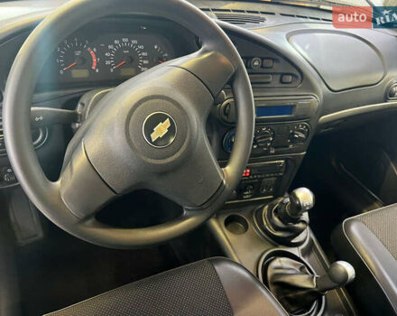 Сірий Шевроле Нива, об'ємом двигуна 1.69 л та пробігом 78 тис. км за 7500 $, фото 6 на Automoto.ua