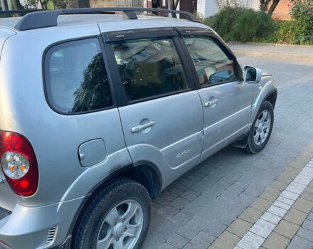 Серый Шевроле Нива, объемом двигателя 0 л и пробегом 59 тыс. км за 6500 $, фото 7 на Automoto.ua