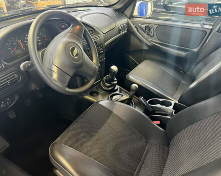 Сірий Шевроле Нива, об'ємом двигуна 1.69 л та пробігом 78 тис. км за 7500 $, фото 5 на Automoto.ua