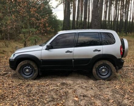 Сірий Шевроле Нива, об'ємом двигуна 1.7 л та пробігом 272 тис. км за 5000 $, фото 21 на Automoto.ua