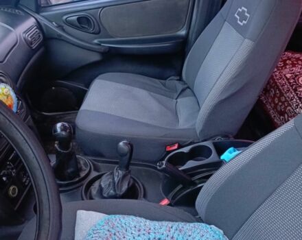 Серый Шевроле Нива, объемом двигателя 1.7 л и пробегом 500 тыс. км за 3500 $, фото 9 на Automoto.ua