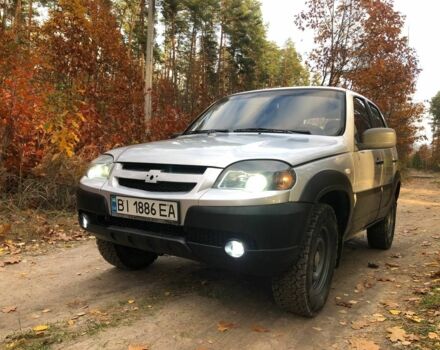 Сірий Шевроле Нива, об'ємом двигуна 1.7 л та пробігом 272 тис. км за 5000 $, фото 15 на Automoto.ua