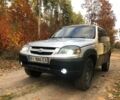 Сірий Шевроле Нива, об'ємом двигуна 1.7 л та пробігом 272 тис. км за 5000 $, фото 15 на Automoto.ua