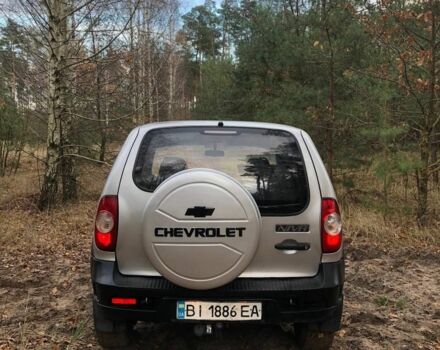 Сірий Шевроле Нива, об'ємом двигуна 1.7 л та пробігом 272 тис. км за 5000 $, фото 20 на Automoto.ua