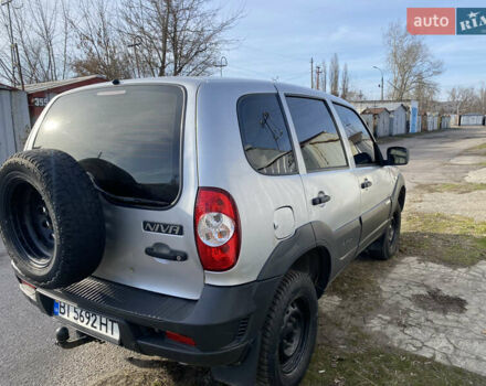 Серый Шевроле Нива, объемом двигателя 1.69 л и пробегом 157 тыс. км за 5000 $, фото 4 на Automoto.ua