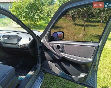 Сірий Шевроле Нива, об'ємом двигуна 1.69 л та пробігом 170 тис. км за 6000 $, фото 10 на Automoto.ua