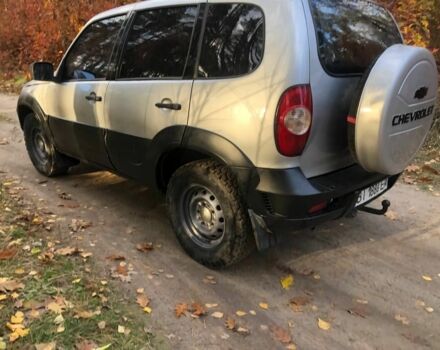 Сірий Шевроле Нива, об'ємом двигуна 1.7 л та пробігом 272 тис. км за 5000 $, фото 6 на Automoto.ua