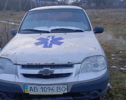 Серый Шевроле Нива, объемом двигателя 1.7 л и пробегом 500 тыс. км за 3500 $, фото 3 на Automoto.ua