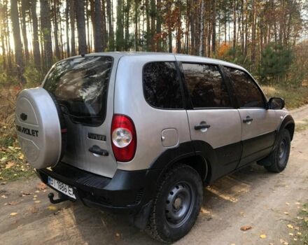 Сірий Шевроле Нива, об'ємом двигуна 1.7 л та пробігом 272 тис. км за 5000 $, фото 5 на Automoto.ua