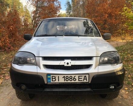 Сірий Шевроле Нива, об'ємом двигуна 1.7 л та пробігом 272 тис. км за 5000 $, фото 2 на Automoto.ua