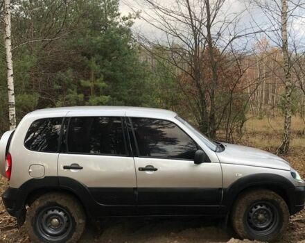 Сірий Шевроле Нива, об'ємом двигуна 1.7 л та пробігом 272 тис. км за 5000 $, фото 22 на Automoto.ua