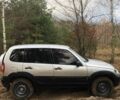 Сірий Шевроле Нива, об'ємом двигуна 1.7 л та пробігом 272 тис. км за 5000 $, фото 22 на Automoto.ua
