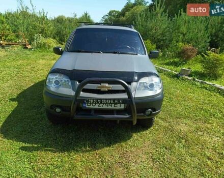 Сірий Шевроле Нива, об'ємом двигуна 1.69 л та пробігом 170 тис. км за 6000 $, фото 24 на Automoto.ua