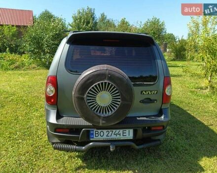 Сірий Шевроле Нива, об'ємом двигуна 1.69 л та пробігом 170 тис. км за 6000 $, фото 2 на Automoto.ua