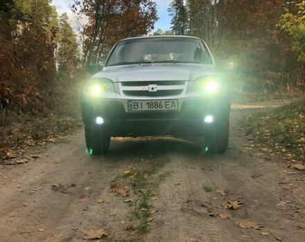 Сірий Шевроле Нива, об'ємом двигуна 1.7 л та пробігом 272 тис. км за 5000 $, фото 16 на Automoto.ua