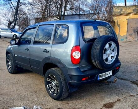 Сірий Шевроле Нива, об'ємом двигуна 1.7 л та пробігом 219 тис. км за 4999 $, фото 3 на Automoto.ua
