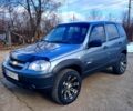Сірий Шевроле Нива, об'ємом двигуна 1.7 л та пробігом 219 тис. км за 4999 $, фото 1 на Automoto.ua