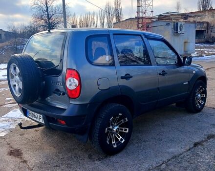 Сірий Шевроле Нива, об'ємом двигуна 1.7 л та пробігом 219 тис. км за 4999 $, фото 5 на Automoto.ua