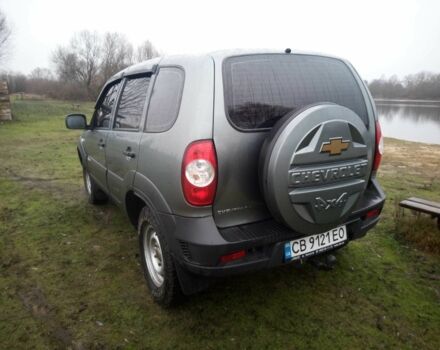 Серый Шевроле Нива, объемом двигателя 1.7 л и пробегом 157 тыс. км за 5500 $, фото 3 на Automoto.ua