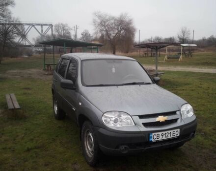 Серый Шевроле Нива, объемом двигателя 1.7 л и пробегом 157 тыс. км за 5500 $, фото 2 на Automoto.ua