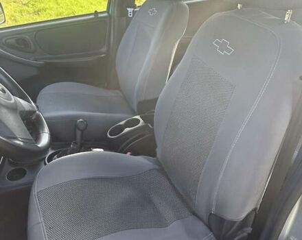 Серый Шевроле Нива, объемом двигателя 1.69 л и пробегом 135 тыс. км за 5800 $, фото 4 на Automoto.ua