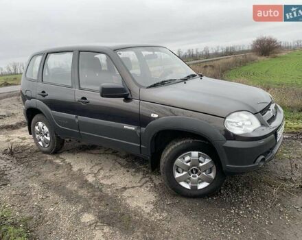 Серый Шевроле Нива, объемом двигателя 1.69 л и пробегом 188 тыс. км за 5700 $, фото 5 на Automoto.ua