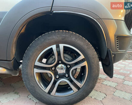 Серый Шевроле Нива, объемом двигателя 1.69 л и пробегом 125 тыс. км за 8500 $, фото 33 на Automoto.ua