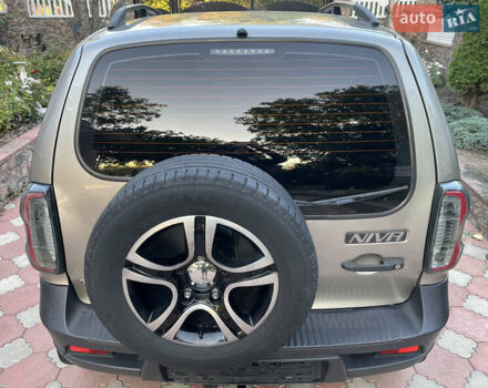 Серый Шевроле Нива, объемом двигателя 1.69 л и пробегом 125 тыс. км за 8500 $, фото 14 на Automoto.ua