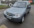 Серый Шевроле Нива, объемом двигателя 1.69 л и пробегом 64 тыс. км за 7000 $, фото 13 на Automoto.ua