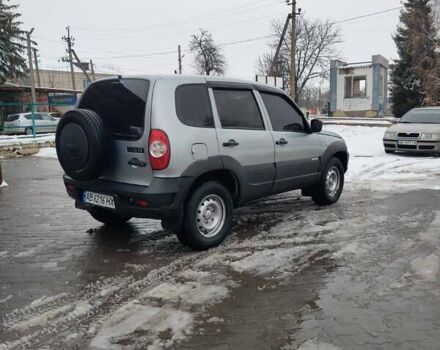 Серый Шевроле Нива, объемом двигателя 1.7 л и пробегом 110 тыс. км за 8000 $, фото 9 на Automoto.ua