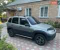 Серый Шевроле Нива, объемом двигателя 1.69 л и пробегом 125 тыс. км за 7500 $, фото 7 на Automoto.ua