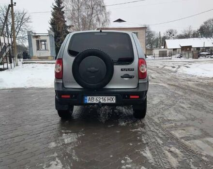 Серый Шевроле Нива, объемом двигателя 1.7 л и пробегом 110 тыс. км за 8000 $, фото 10 на Automoto.ua