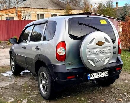 Шевроле Нива 2015 у Богодухове на Automoto.ua Сірий Шевроле Нива, об'ємом двигуна 1.7 л та пробігом 0 тис. км за 6000 $, фото 2 на Automoto.ua