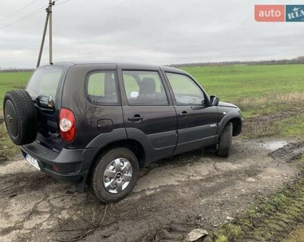 Серый Шевроле Нива, объемом двигателя 1.69 л и пробегом 188 тыс. км за 5700 $, фото 3 на Automoto.ua