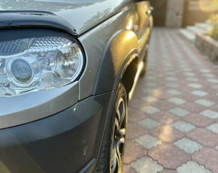 Серый Шевроле Нива, объемом двигателя 1.69 л и пробегом 125 тыс. км за 8500 $, фото 2 на Automoto.ua