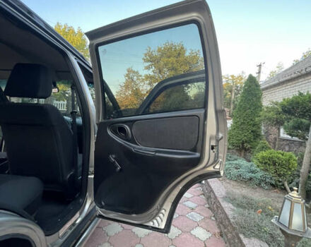 Серый Шевроле Нива, объемом двигателя 1.69 л и пробегом 125 тыс. км за 8500 $, фото 23 на Automoto.ua