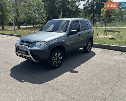 Серый Шевроле Нива, объемом двигателя 1.69 л и пробегом 118 тыс. км за 5700 $, фото 6 на Automoto.ua