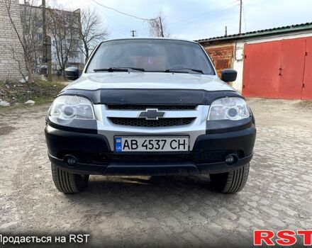 Серый Шевроле Нива, объемом двигателя 1.7 л и пробегом 347 тыс. км за 4600 $, фото 6 на Automoto.ua