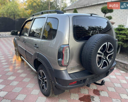 Серый Шевроле Нива, объемом двигателя 1.69 л и пробегом 125 тыс. км за 8500 $, фото 18 на Automoto.ua