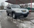Серый Шевроле Нива, объемом двигателя 1.7 л и пробегом 110 тыс. км за 8000 $, фото 2 на Automoto.ua