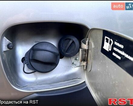 Серый Шевроле Нива, объемом двигателя 1.7 л и пробегом 125 тыс. км за 8200 $, фото 7 на Automoto.ua