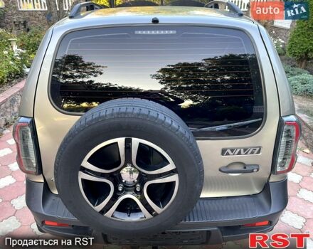 Серый Шевроле Нива, объемом двигателя 1.7 л и пробегом 125 тыс. км за 8200 $, фото 3 на Automoto.ua