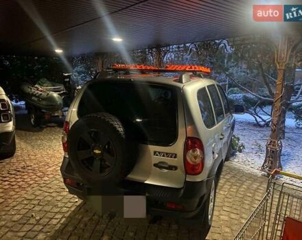 Серый Шевроле Нива, объемом двигателя 1.7 л и пробегом 87 тыс. км за 7500 $, фото 1 на Automoto.ua