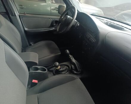 Серый Шевроле Нива, объемом двигателя 1.7 л и пробегом 110 тыс. км за 7000 $, фото 4 на Automoto.ua