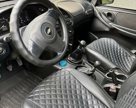 Сірий Шевроле Нива, об'ємом двигуна 1.69 л та пробігом 167 тис. км за 6900 $, фото 10 на Automoto.ua