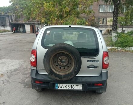 Серый Шевроле Нива, объемом двигателя 1.7 л и пробегом 129 тыс. км за 5800 $, фото 2 на Automoto.ua