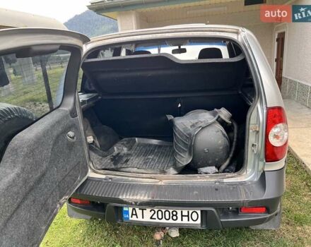 Сірий Шевроле Нива, об'ємом двигуна 1.69 л та пробігом 167 тис. км за 6900 $, фото 18 на Automoto.ua