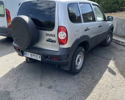 Серый Шевроле Нива, объемом двигателя 1.7 л и пробегом 147 тыс. км за 5600 $, фото 1 на Automoto.ua