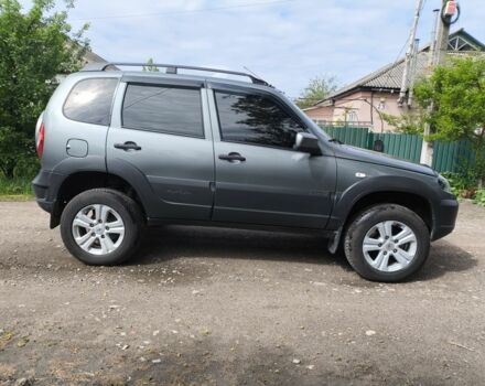 Серый Шевроле Нива, объемом двигателя 1.7 л и пробегом 86 тыс. км за 7800 $, фото 3 на Automoto.ua